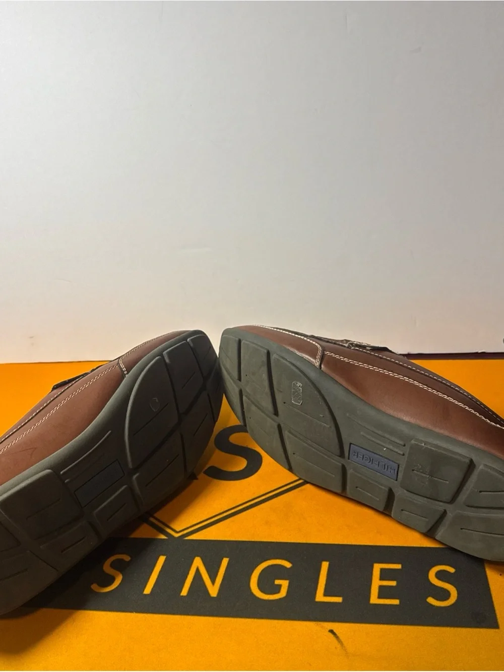 Tommy Hilfiger Mens Sz 10.5 Brown Leather Loafers Casual Comfort Slip On Shoes